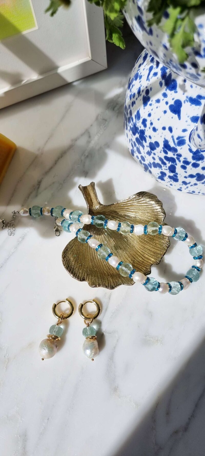 Earrings with rhinestone crystals & pearls