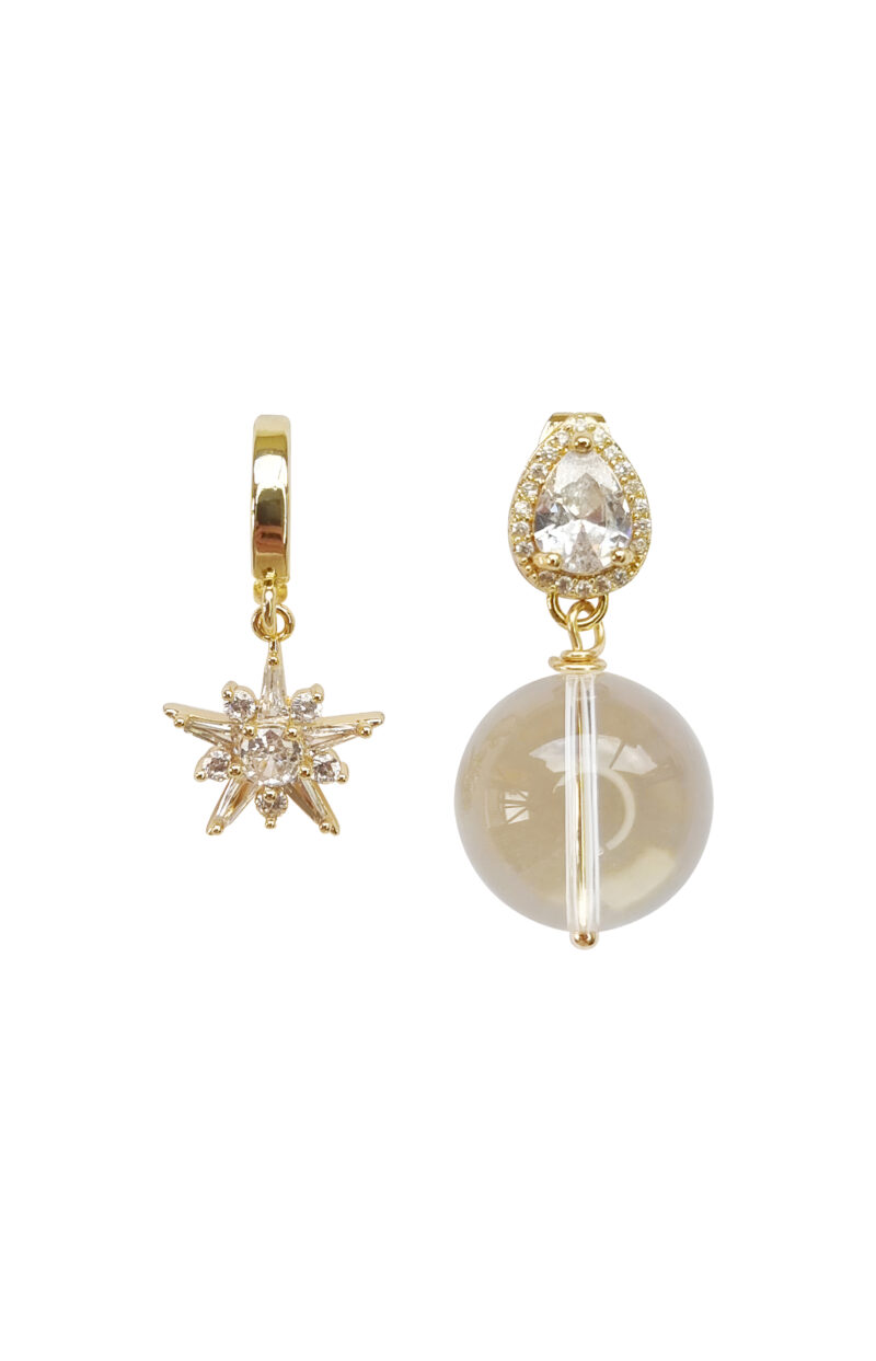 Asymmetric gold-plated earrings with rhinestone and star